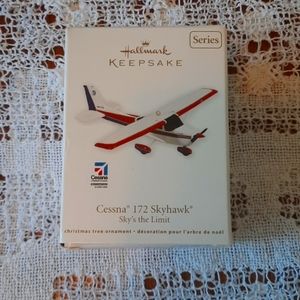 Hallmark Keepsake 2012 Cessna 172 Skyhawk  Sky's the Limit Brand New